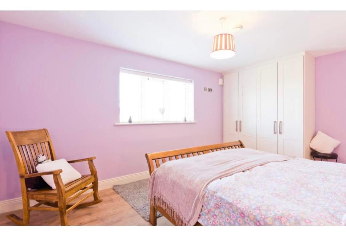 Modern 15 Minutes To Dublin Airport Homestay Ballyboughal